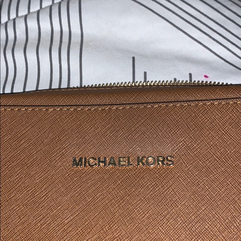 micheal kors purse - Picture 2 of 3